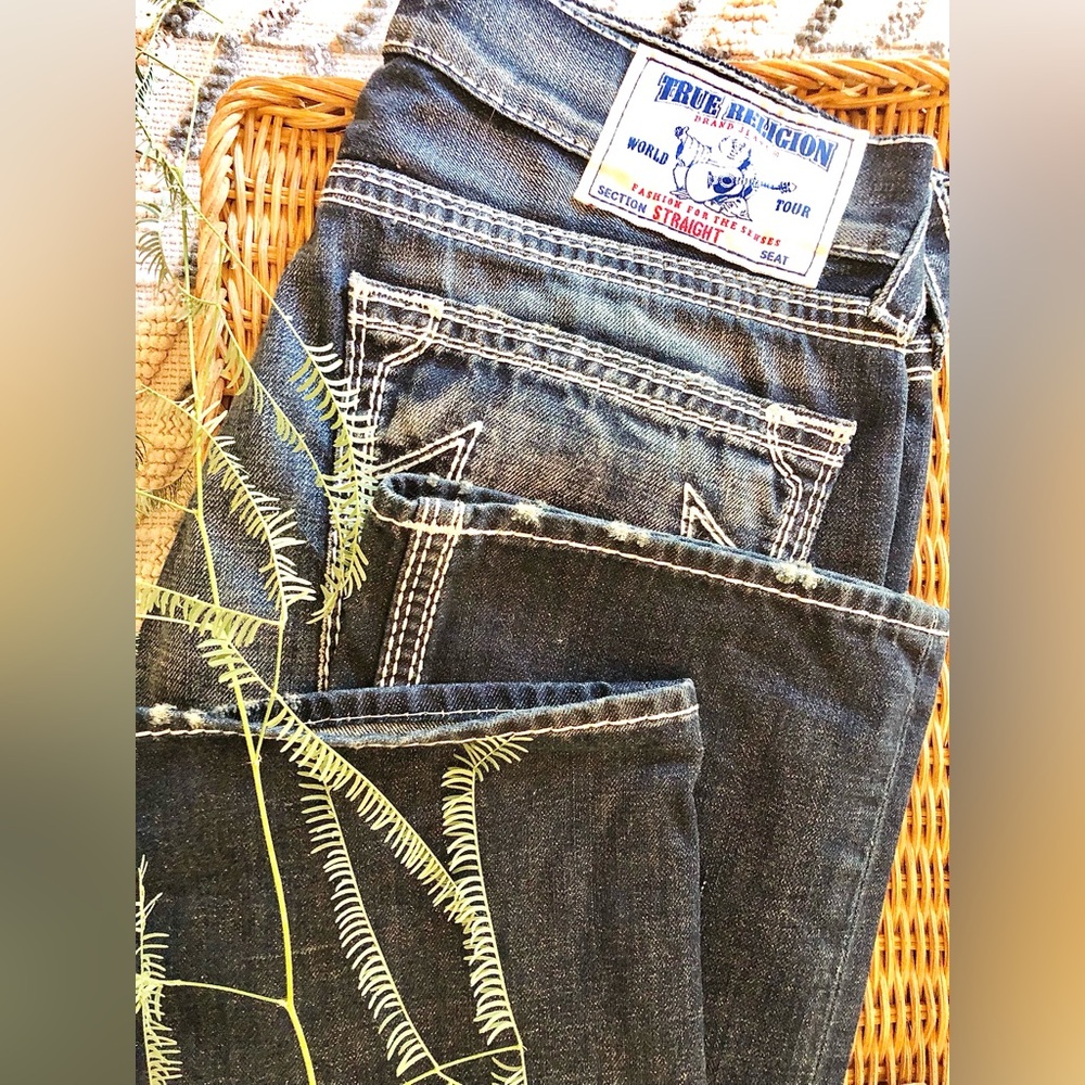 True Religion Men’s Straight Cut Dark Denim Jeans - Picture 4 of 9